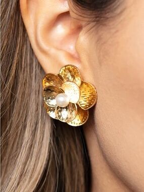 Paparazzi Earring Miami Magic Gold Flower Stud Earrings